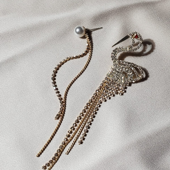 Brand new rhinestone earrings - Picture 2 of 3